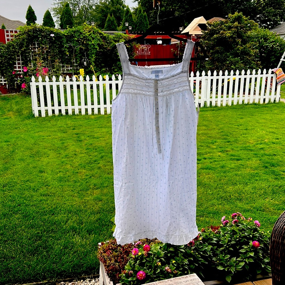 Erika Taylor night gown